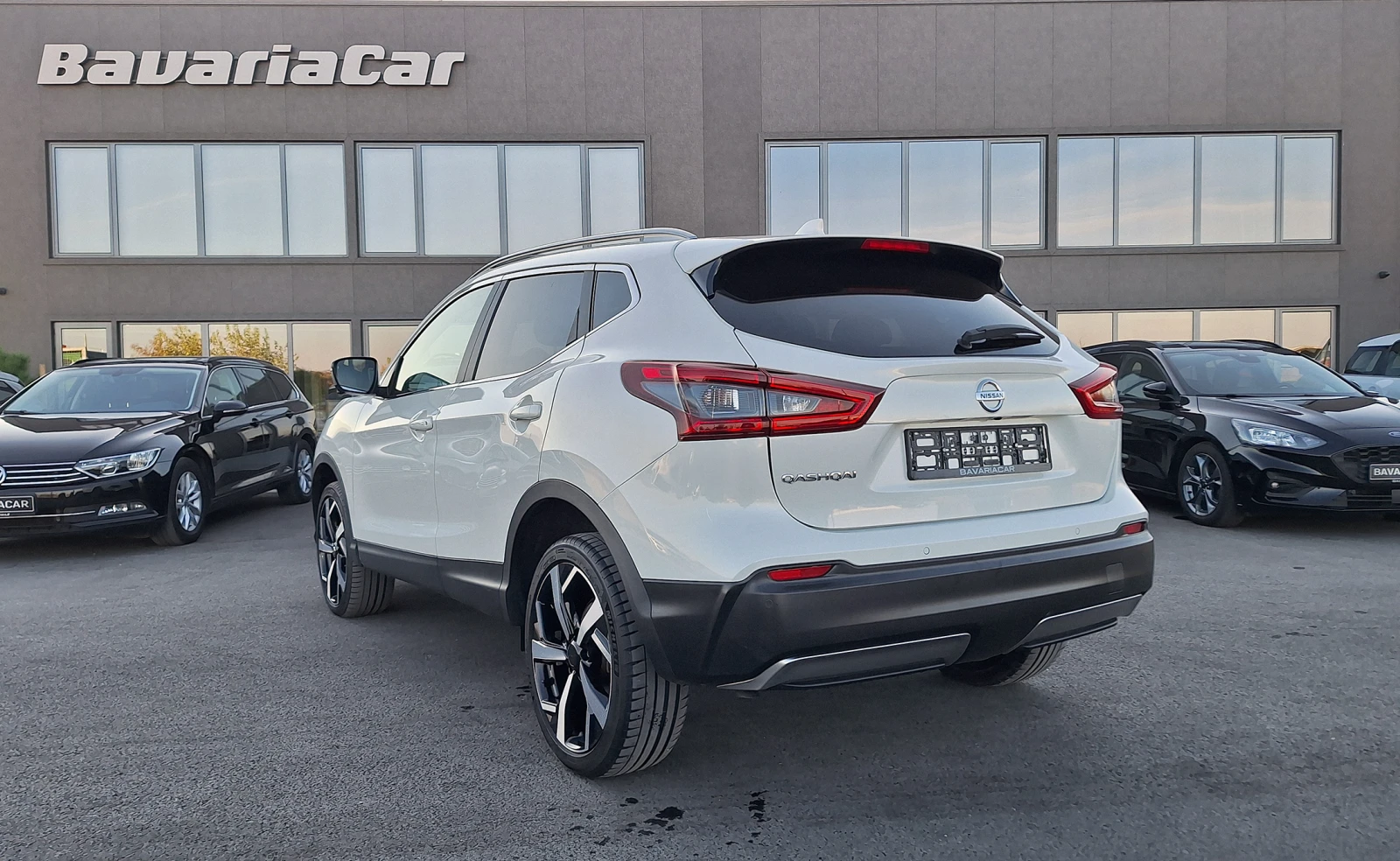 Nissan Qashqai Germany* 1, 6 DGI-T Tekna+ * Pano* Kam360* LED* Ke - изображение 7