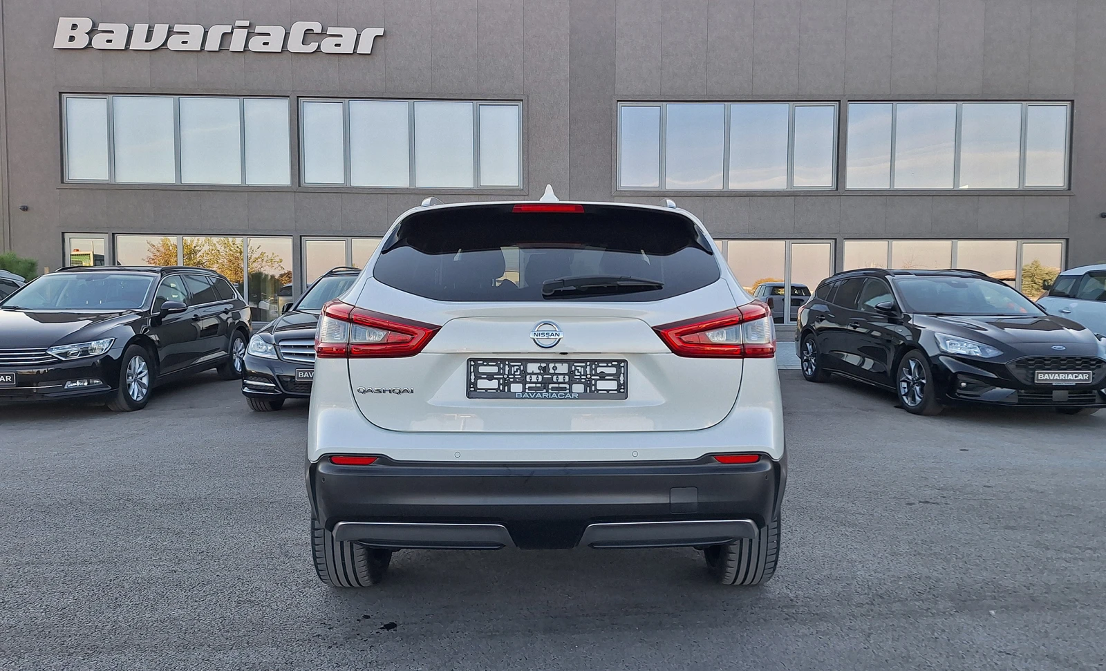 Nissan Qashqai Germany* 1, 6 DGI-T Tekna+ * Pano* Kam360* LED* Ke - изображение 6