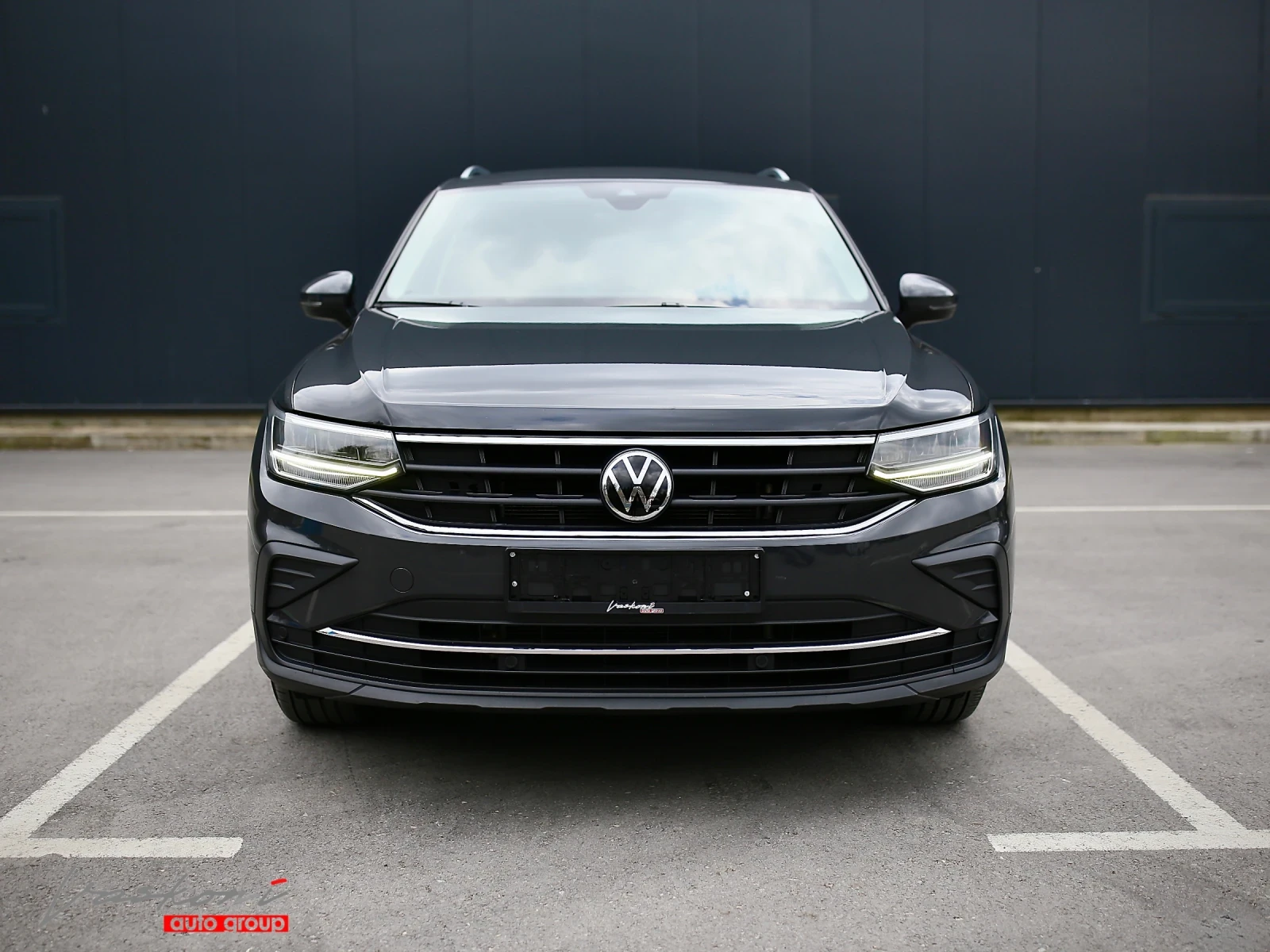 VW Tiguan 2.0 TDI, снимка 1 - Автомобили и джипове - 53871404