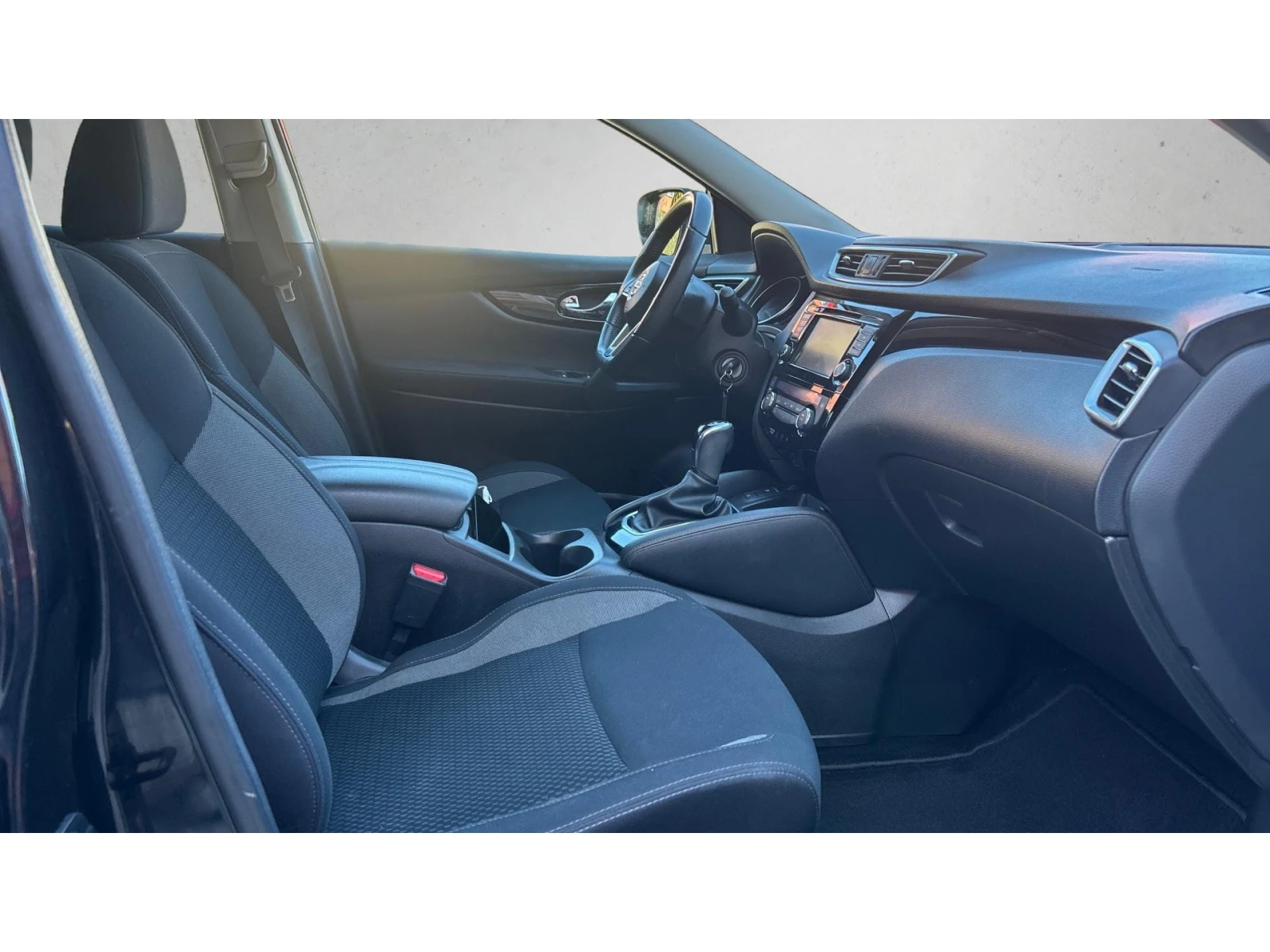 Nissan Qashqai DIG-T Acenta  A/T, Месечна вноска от 222  , снимка 9 - Автомобили и джипове - 54244695