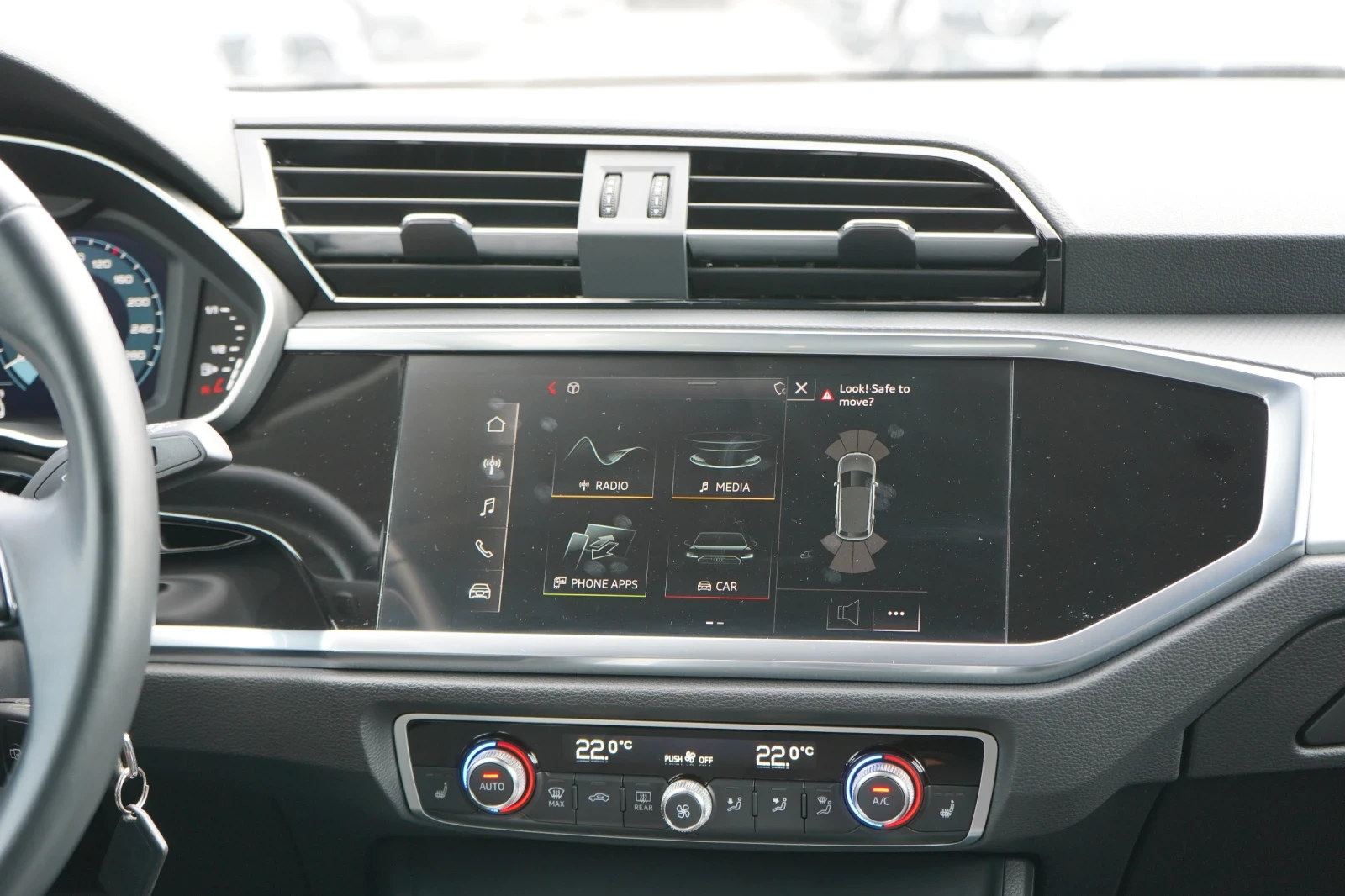 Audi Q3 35 TDI* PARKTRONIC* РЕГИСТРИРАНА, снимка 12 - Автомобили и джипове - 54254222