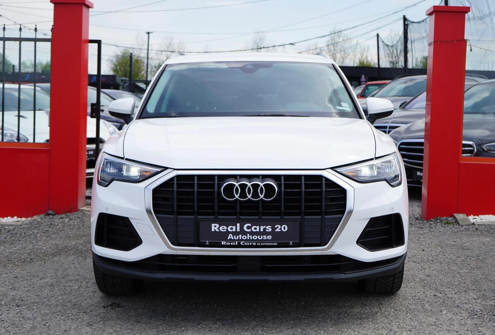 Audi Q3 35 TDI* PARKTRONIC* РЕГИСТРИРАНА, снимка 2 - Автомобили и джипове - 54254222