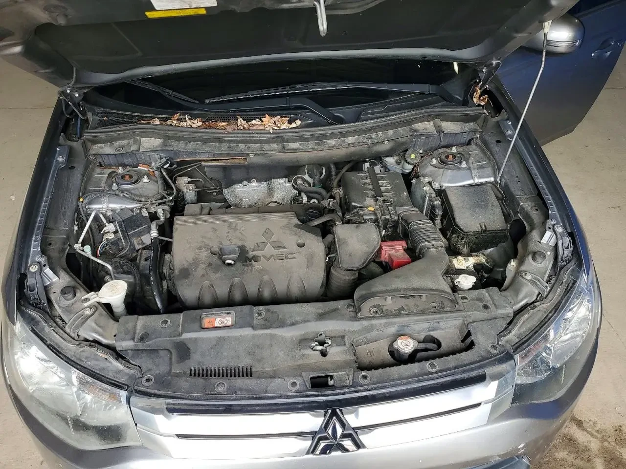 Mitsubishi Outlander SE, снимка 12 - Автомобили и джипове - 54277064