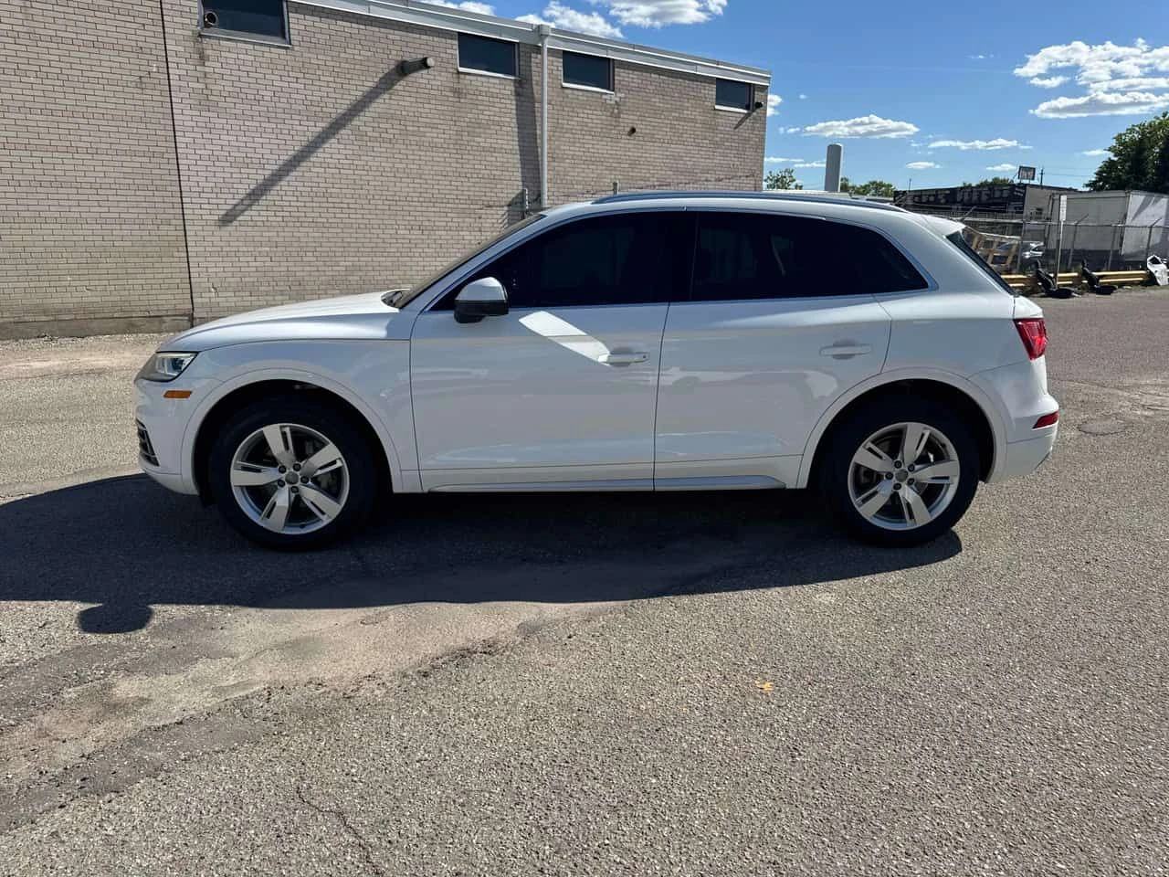 Audi Q5 * CARFAX * АВТОКРЕДИТ БЕЗ ПЪРВОНАЧАЛНА ВНОСКА, снимка 5 - Автомобили и джипове - 54762019