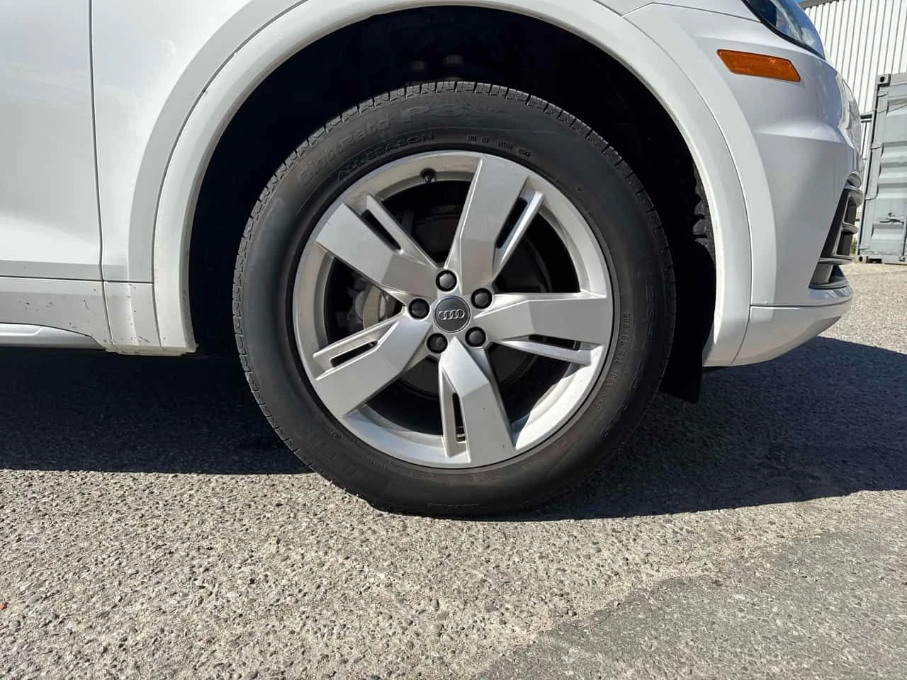 Audi Q5 * CARFAX * АВТОКРЕДИТ БЕЗ ПЪРВОНАЧАЛНА ВНОСКА, снимка 11 - Автомобили и джипове - 54762019