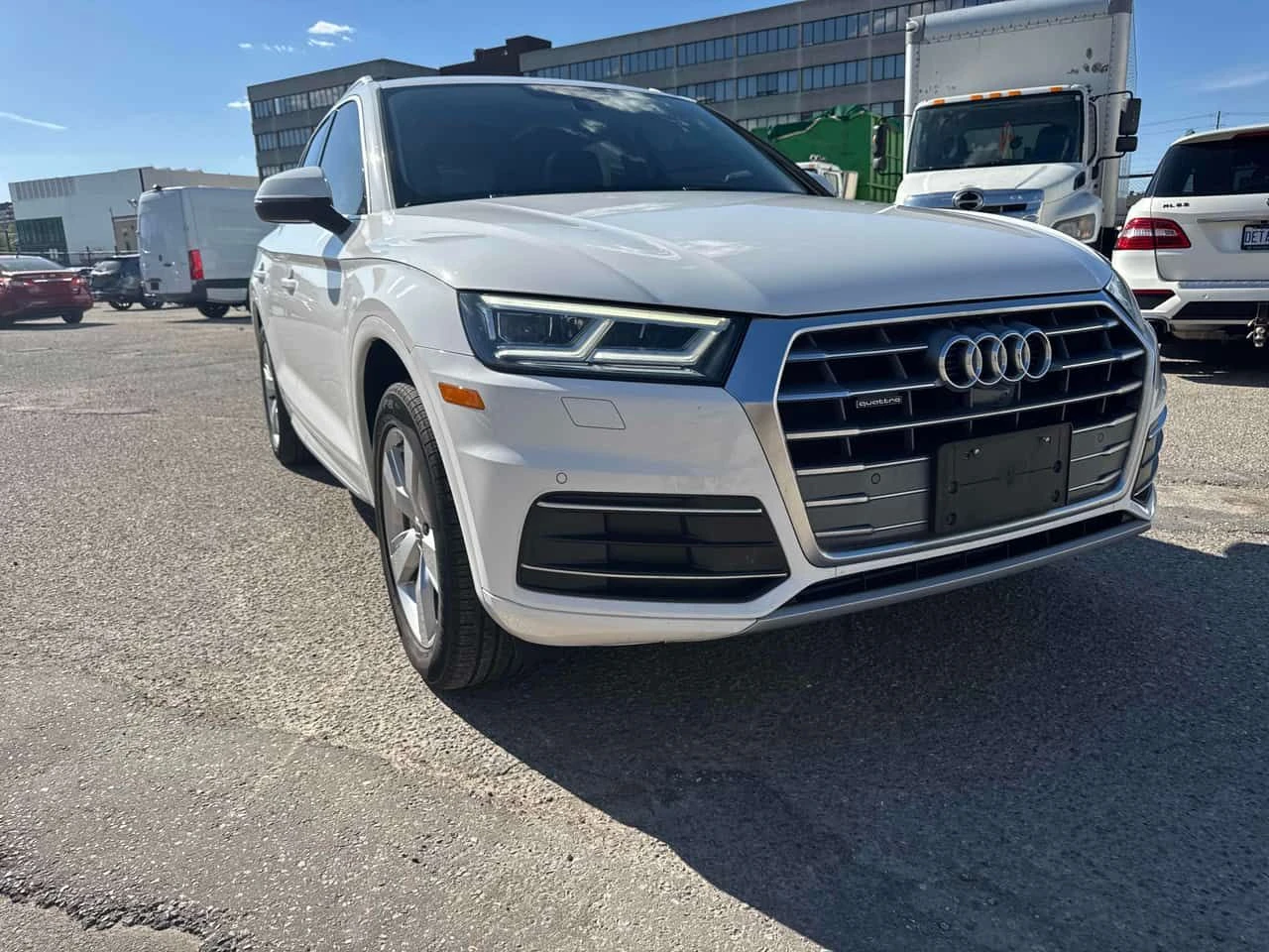 Audi Q5 * CARFAX * АВТОКРЕДИТ БЕЗ ПЪРВОНАЧАЛНА ВНОСКА, снимка 3 - Автомобили и джипове - 54762019