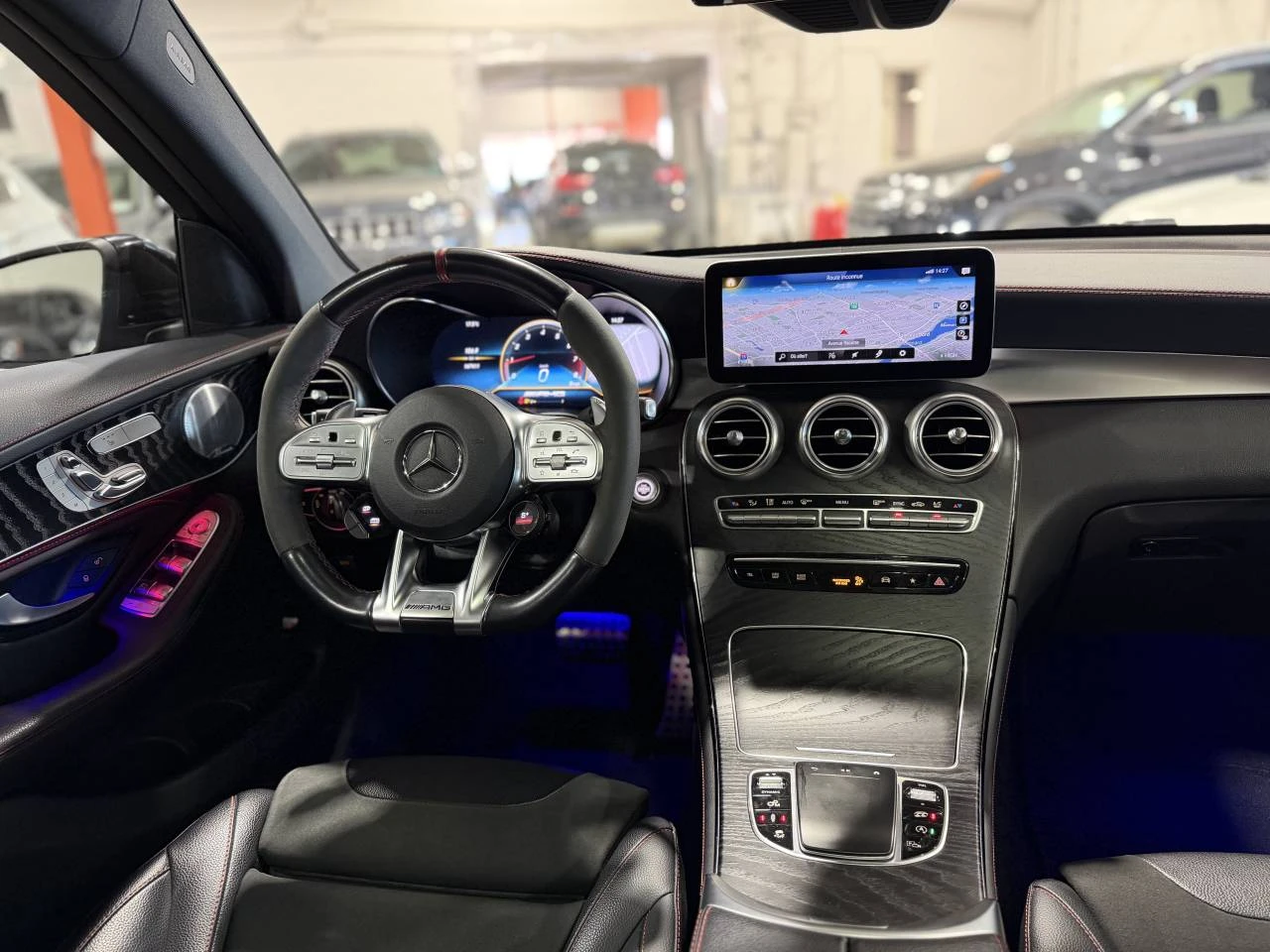 Mercedes-Benz GLC 43 AMG 4MATIC* DISTRONIC* 360CAM* PANOROOF* , снимка 5 - Автомобили и джипове - 54791393