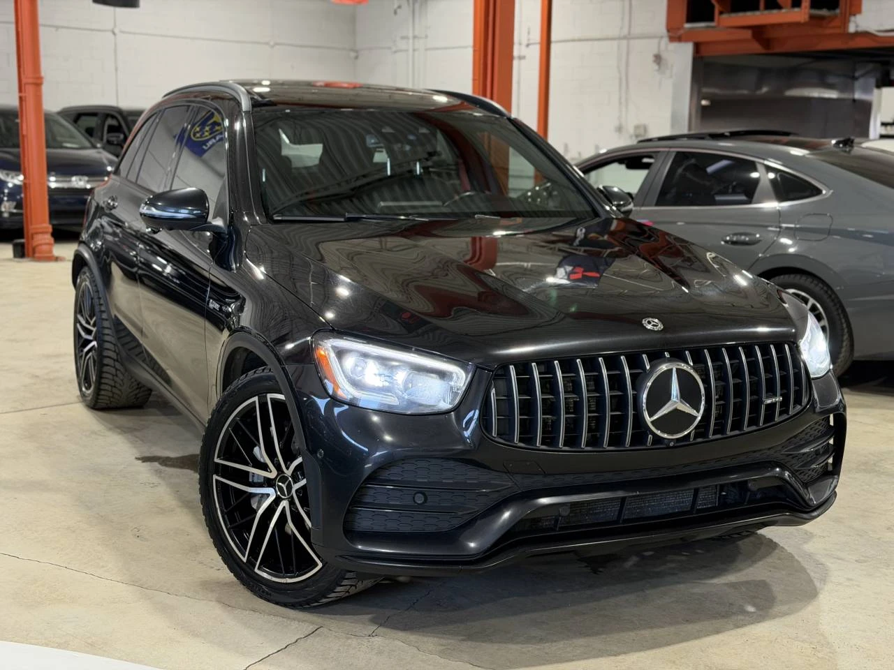 Mercedes-Benz GLC 43 AMG 4MATIC* DISTRONIC* 360CAM* PANOROOF* , снимка 2 - Автомобили и джипове - 54791393