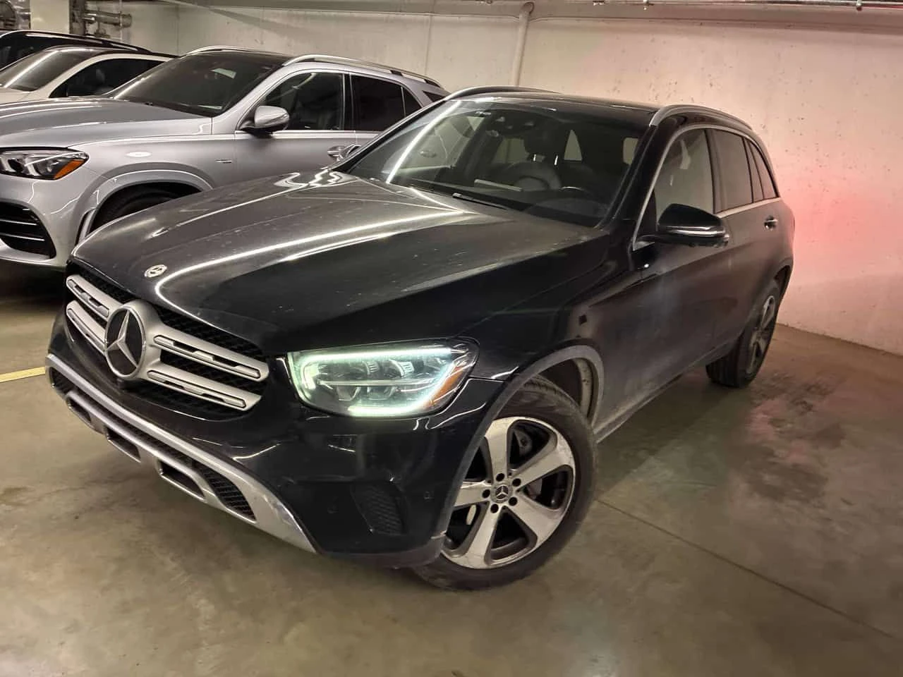Mercedes-Benz GLC 300 ПОДГРЕВИ * ПАНО * KEYLESS * CARFAX