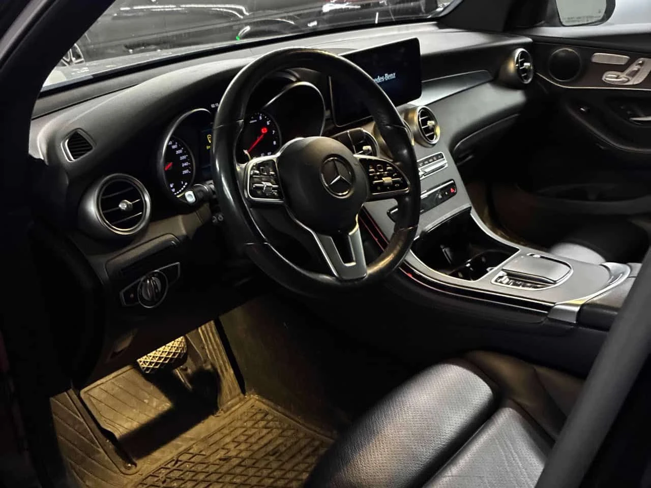 Mercedes-Benz GLC 300 ПОДГРЕВИ * ПАНО * KEYLESS * CARFAX, снимка 5 - Автомобили и джипове - 54793969