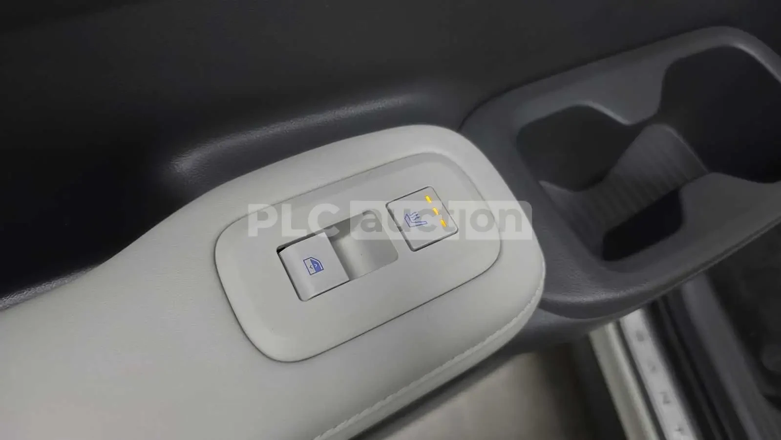 Hyundai Santa fe Hybrid| 7МЕСТА| CAM| МАСАЖ| PANO| ВКЛ.ТЕХНОТЕСТ, снимка 13 - Автомобили и джипове - 55008134