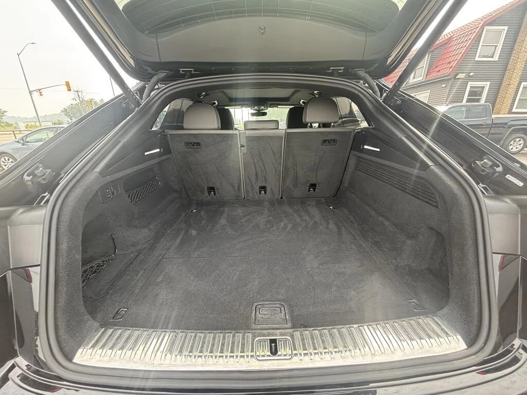 Audi Q8 * QUATTRO* TECHNIK* 55* TFSI* , снимка 14 - Автомобили и джипове - 55402451