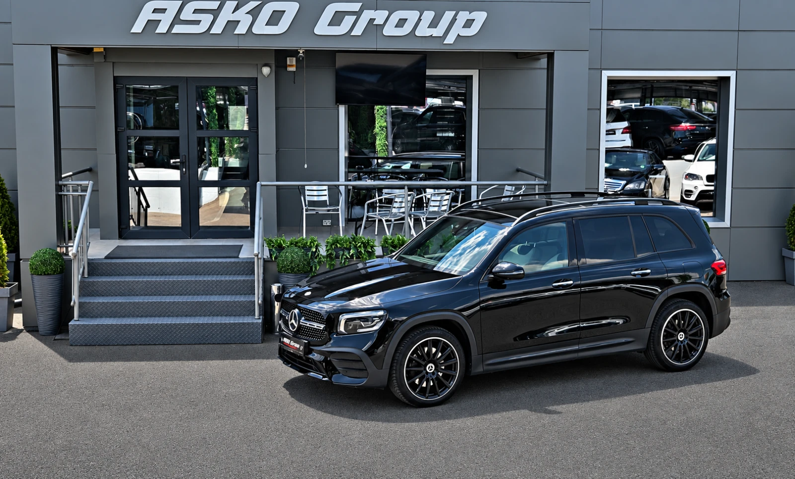 Mercedes-Benz GLB 220 AMG/4MAT/7MESTA/PANO/360CAM/BURMEST/DISTR/ПОДГР/LI, снимка 16 - Автомобили и джипове - 55573582