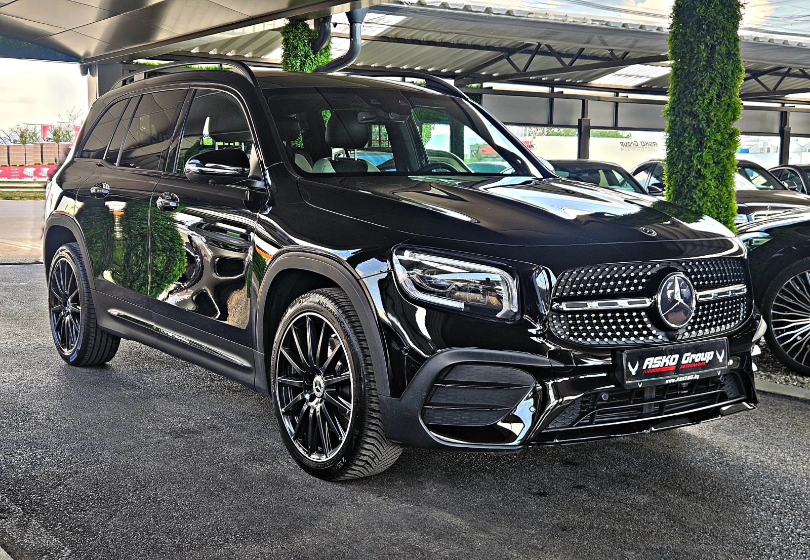 Mercedes-Benz GLB 220 AMG/4MAT/7MESTA/PANO/360CAM/BURMEST/DISTR/ПОДГР/LI, снимка 3 - Автомобили и джипове - 55573582