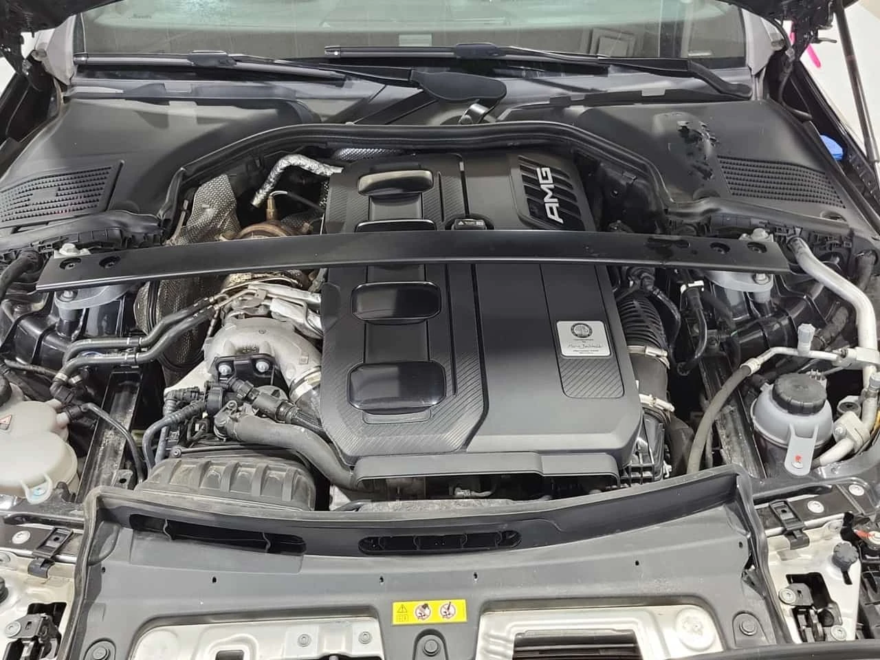 Mercedes-Benz C 43 AMG  С УДАР / ЦЕНА ДО БЪЛГАРИЯ , снимка 15 - Автомобили и джипове - 56316265