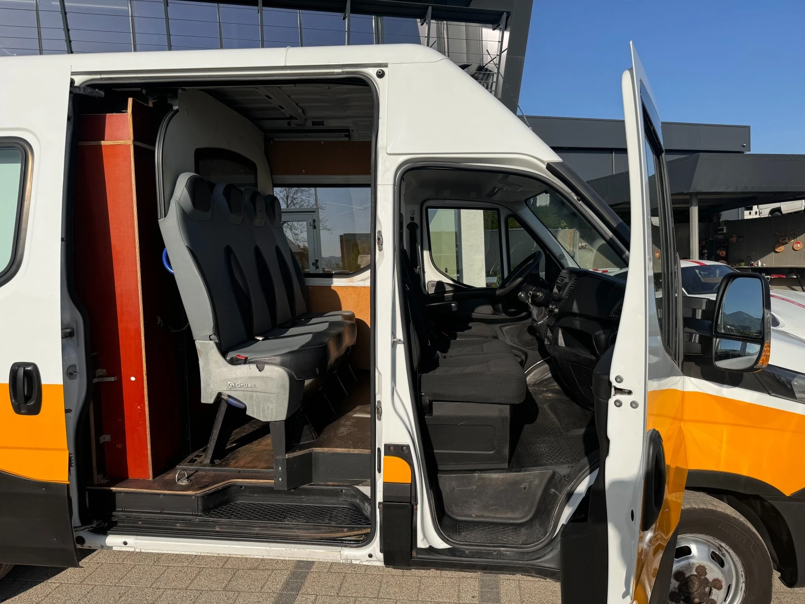 Iveco Daily 35-130 до 3,5т. 7-местен Клима - изображение 9