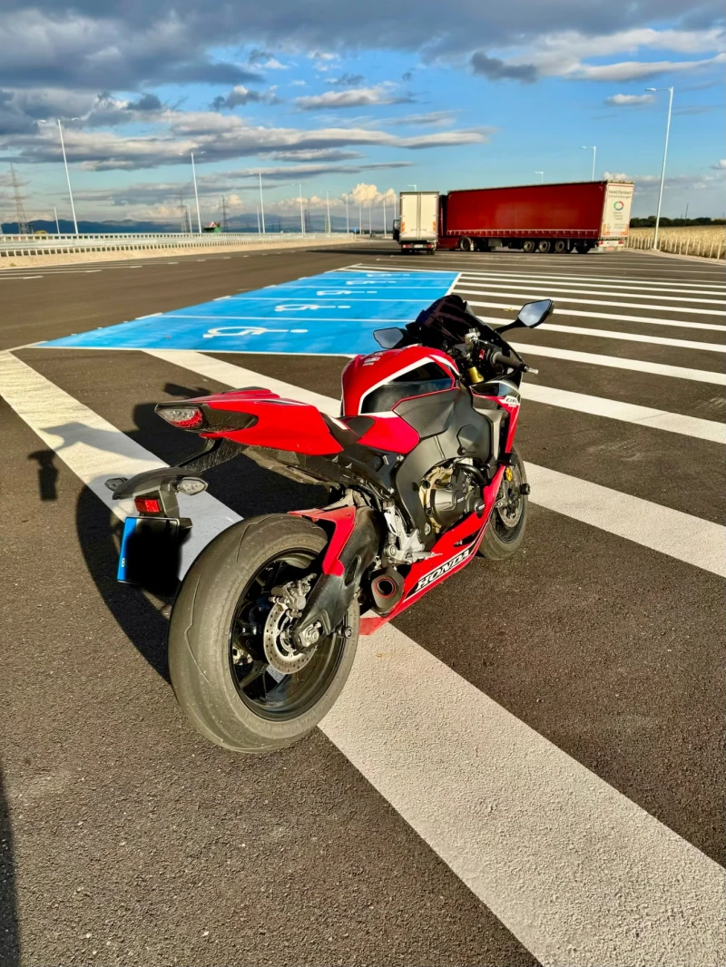 Honda Cbr 1000RR Fireblade, снимка 4 - Мотоциклети и мототехника - 52660402