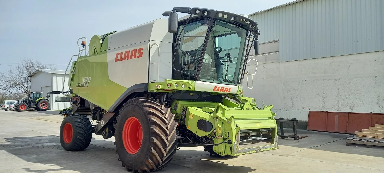 Комбайн Claas Lexion 670 Montana 4x4 - изображение 2