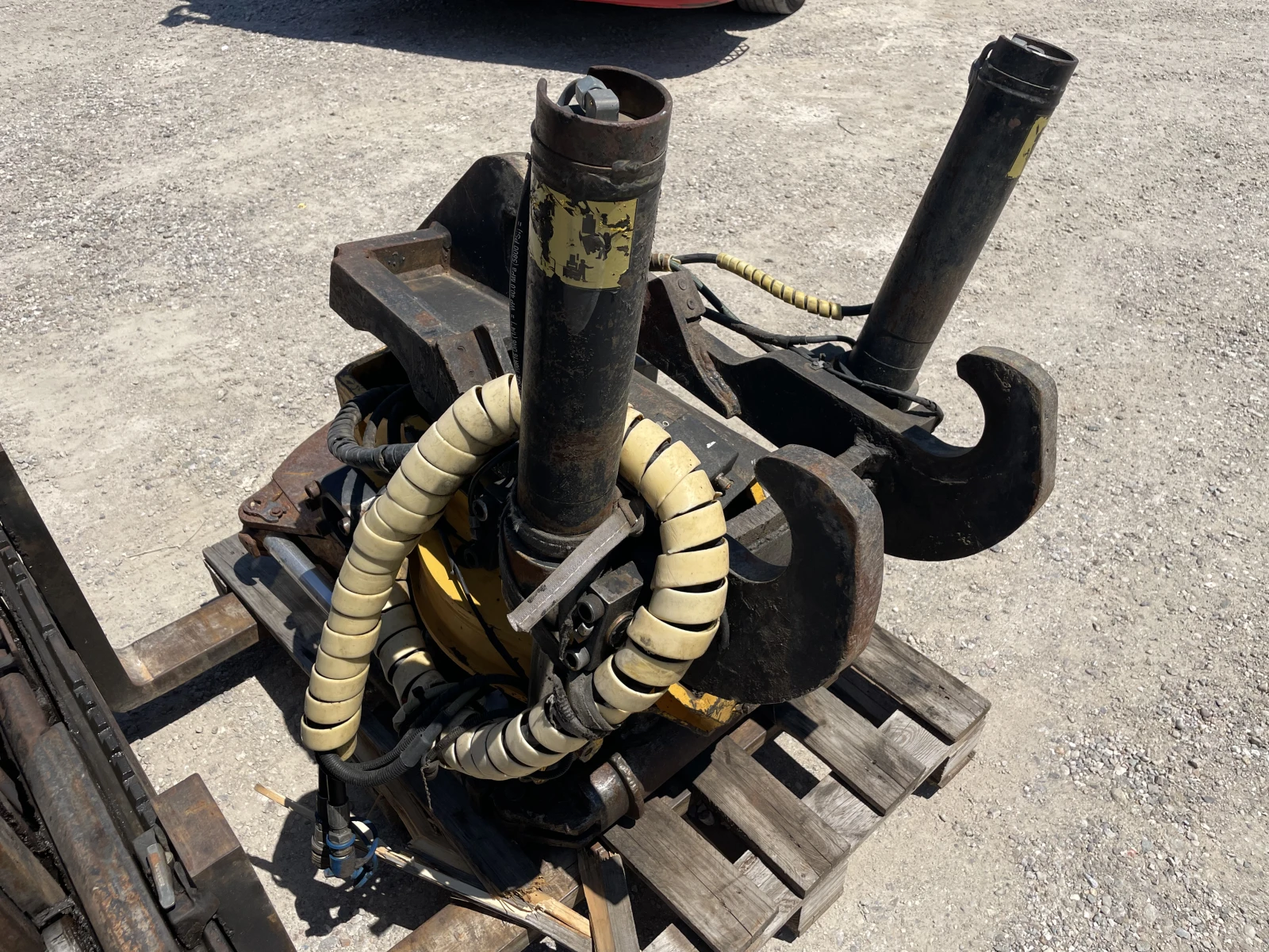 Допълнително оборудване Друг вид TILTROTATOR ЗА 15-25 ТОНЕН БАГЕР - изображение 4