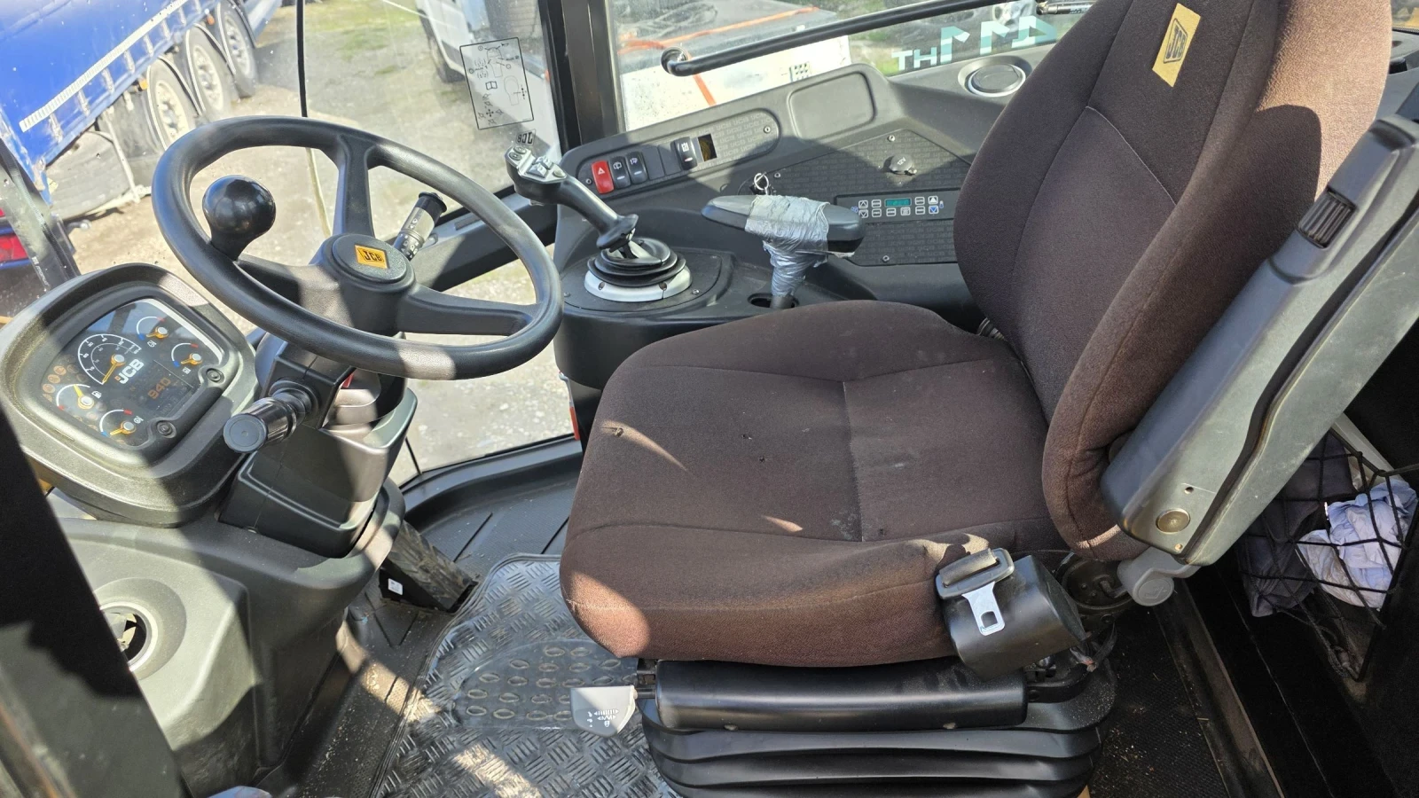   JCB WL 411 HT 4x4 | Mobile.bg   17