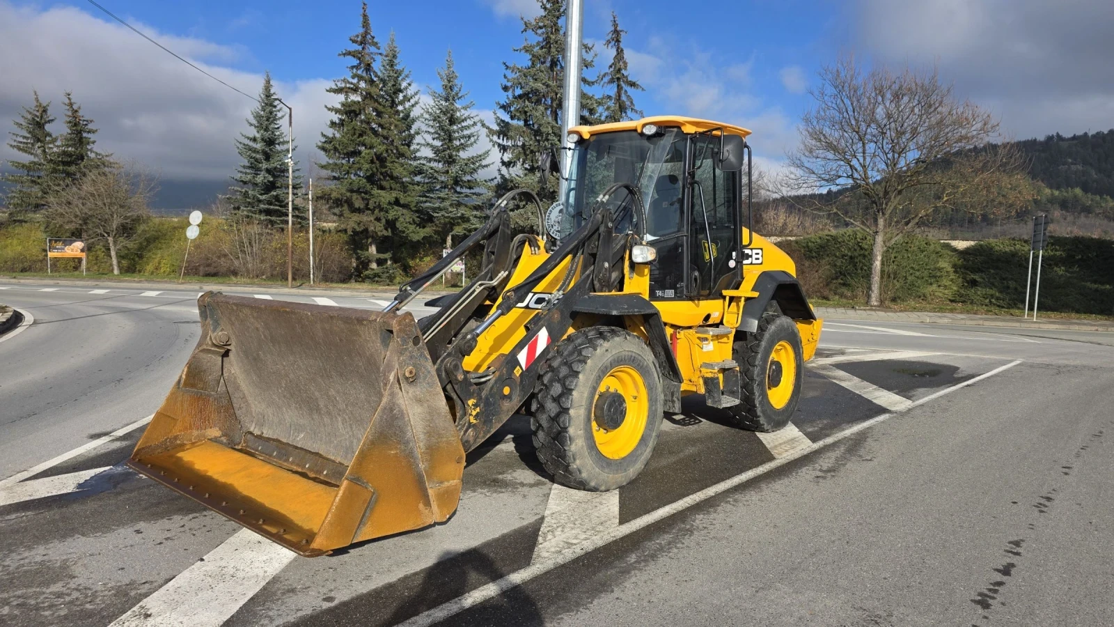   JCB WL 411 HT 4x4 | Mobile.bg   1