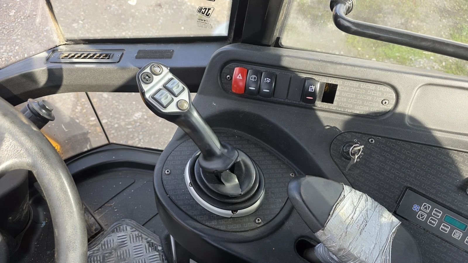   JCB WL 411 HT 4x4 | Mobile.bg   15