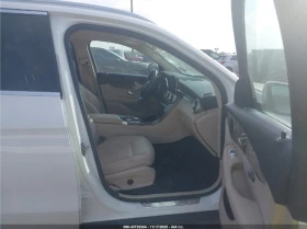 Mercedes-Benz C 300 Подгрев* Keyless* Камера* Панорама - 14500 € / 28359.53 лв. - 39962684 7