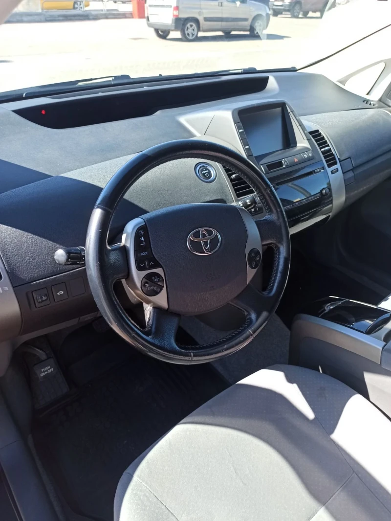 Toyota Prius, снимка 6 - Автомобили и джипове - 47397855