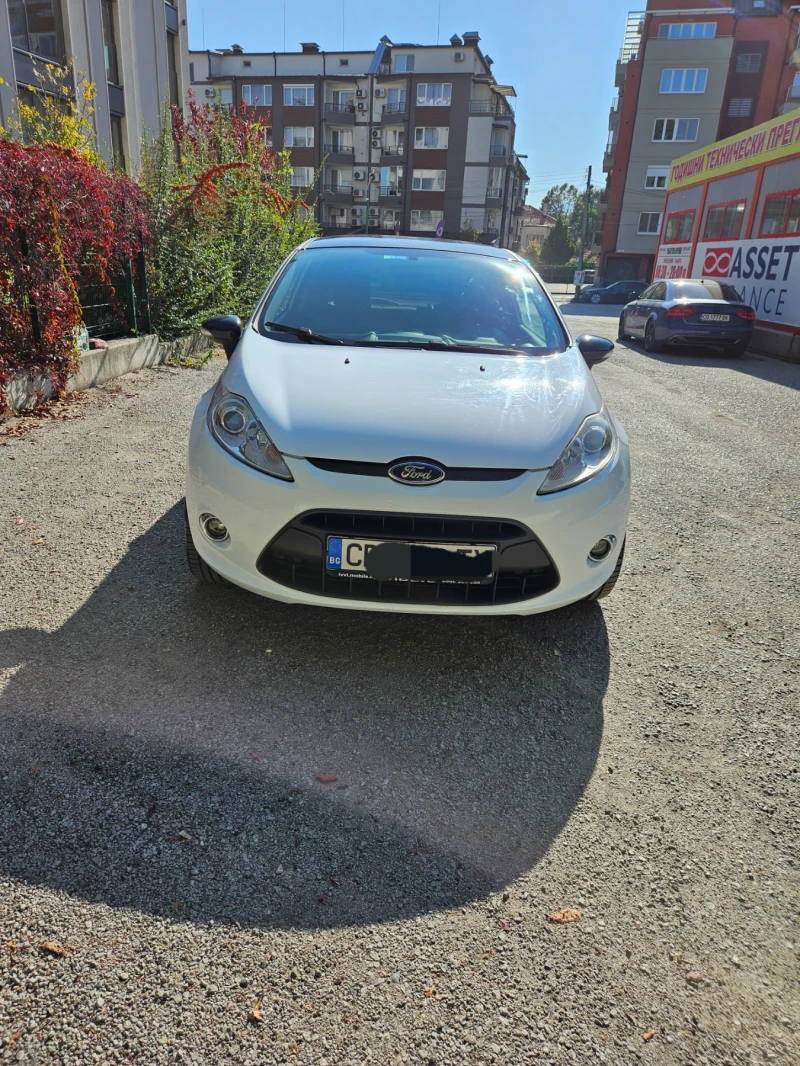 Ford Fiesta Платиниум, снимка 1 - Автомобили и джипове - 47634801