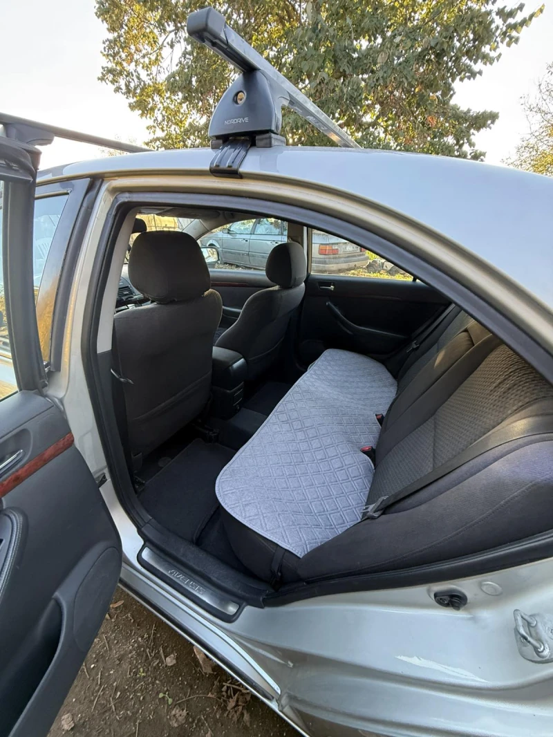 Toyota Avensis, снимка 8 - Автомобили и джипове - 52259061