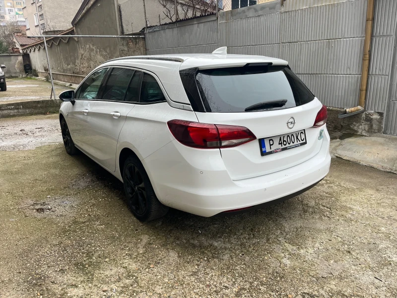 Opel Astra Sport Tourer , снимка 3 - Автомобили и джипове - 52795070