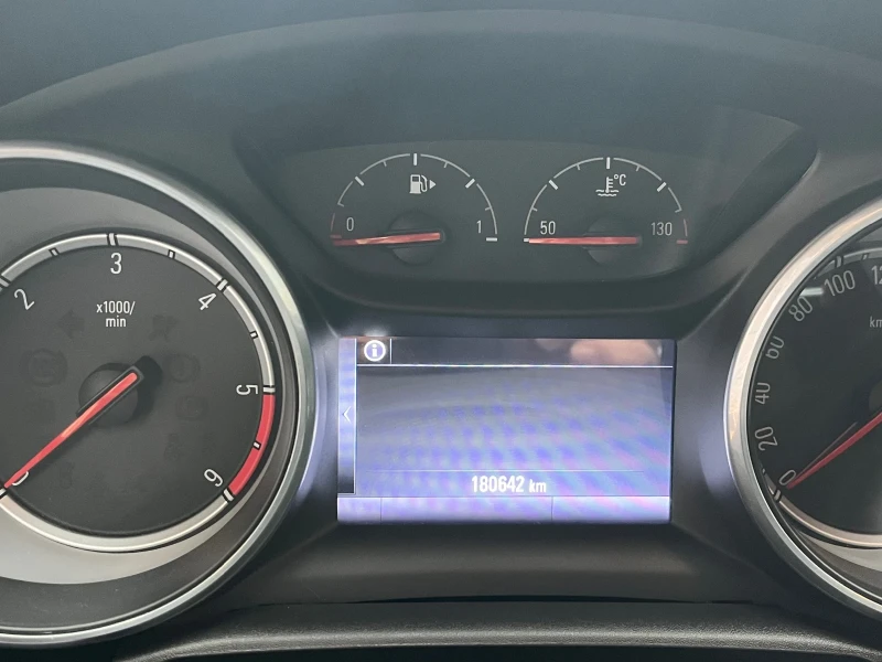 Opel Astra Sport Tourer , снимка 5 - Автомобили и джипове - 52795070