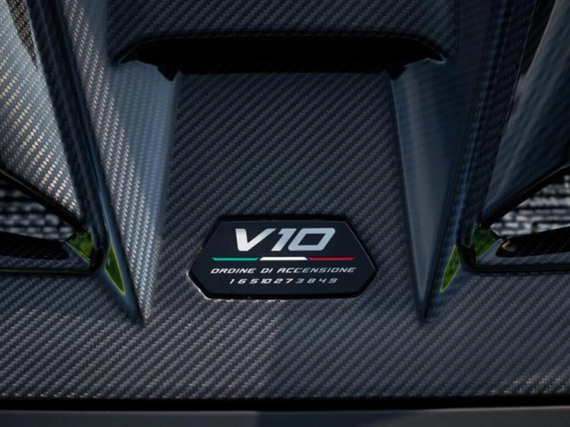 Lamborghini Huracan * АВТО КРЕДИТ* ЦЕНА ДО БГ * СЕРВИЗНА ИСТОРИЯ * , снимка 17 - Автомобили и джипове - 52830489