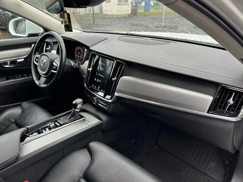 Volvo V90 D4, снимка 15 - Автомобили и джипове - 53289252