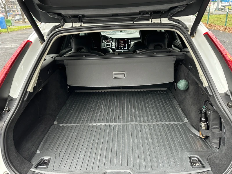 Volvo V90 D4, снимка 13 - Автомобили и джипове - 53289252