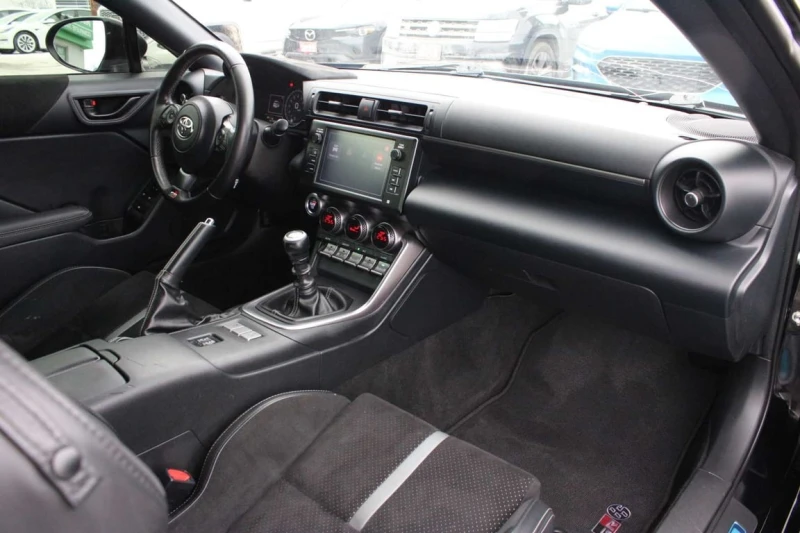 Toyota GR86 Premium 6 Speed | No Accident | One Owner | , снимка 7 - Автомобили и джипове - 53354067