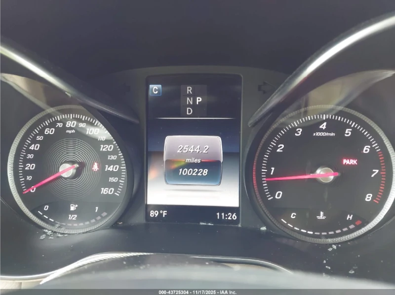 Mercedes-Benz C 300 Подгрев* Keyless* Камера* Панорама, снимка 8 - Автомобили и джипове - 53374536