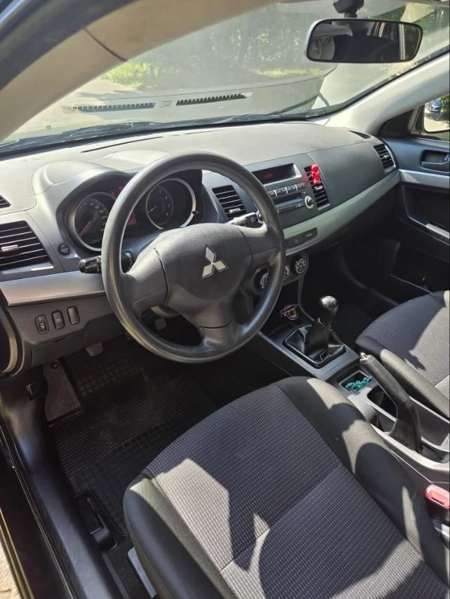 Mitsubishi Lancer 1.5, снимка 3 - Автомобили и джипове - 56306526