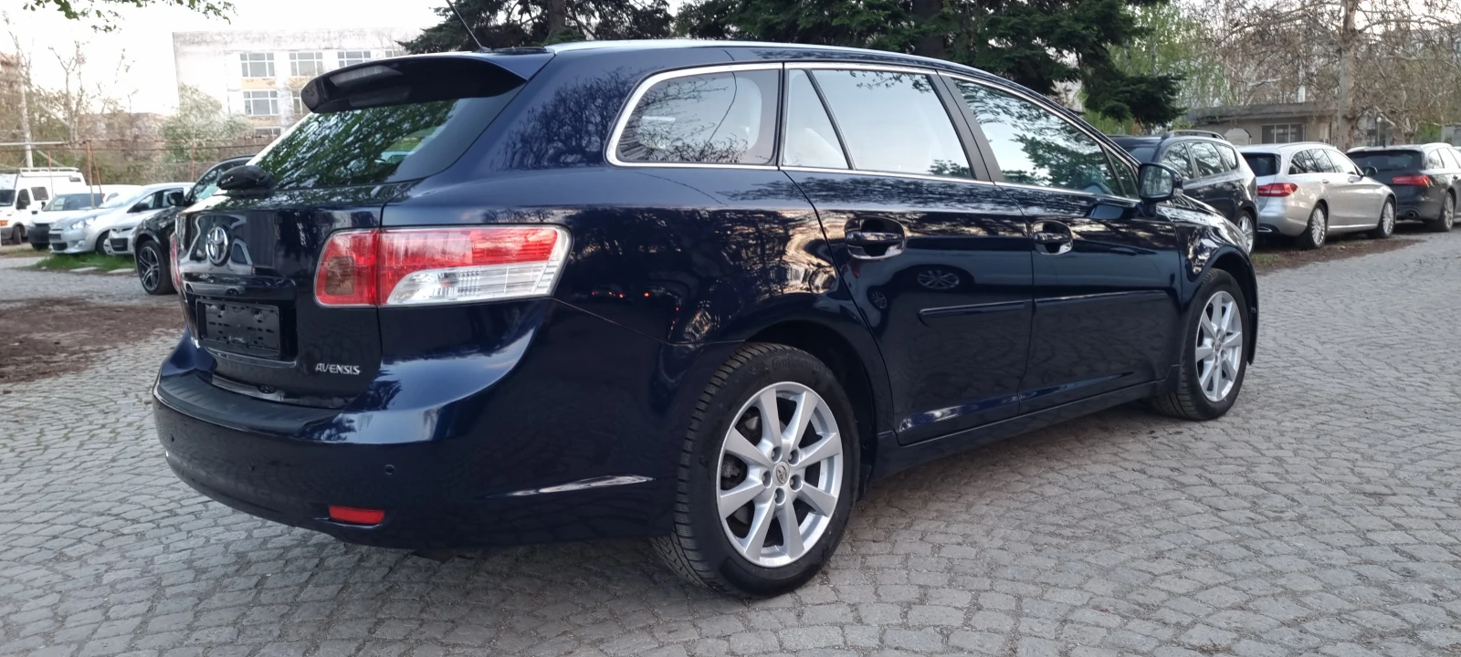 Toyota Avensis 1.8i* АВТОМАТИК* * LINEA SOL* * НАВИГАЦИЯ* * SWISS - изображение 5
