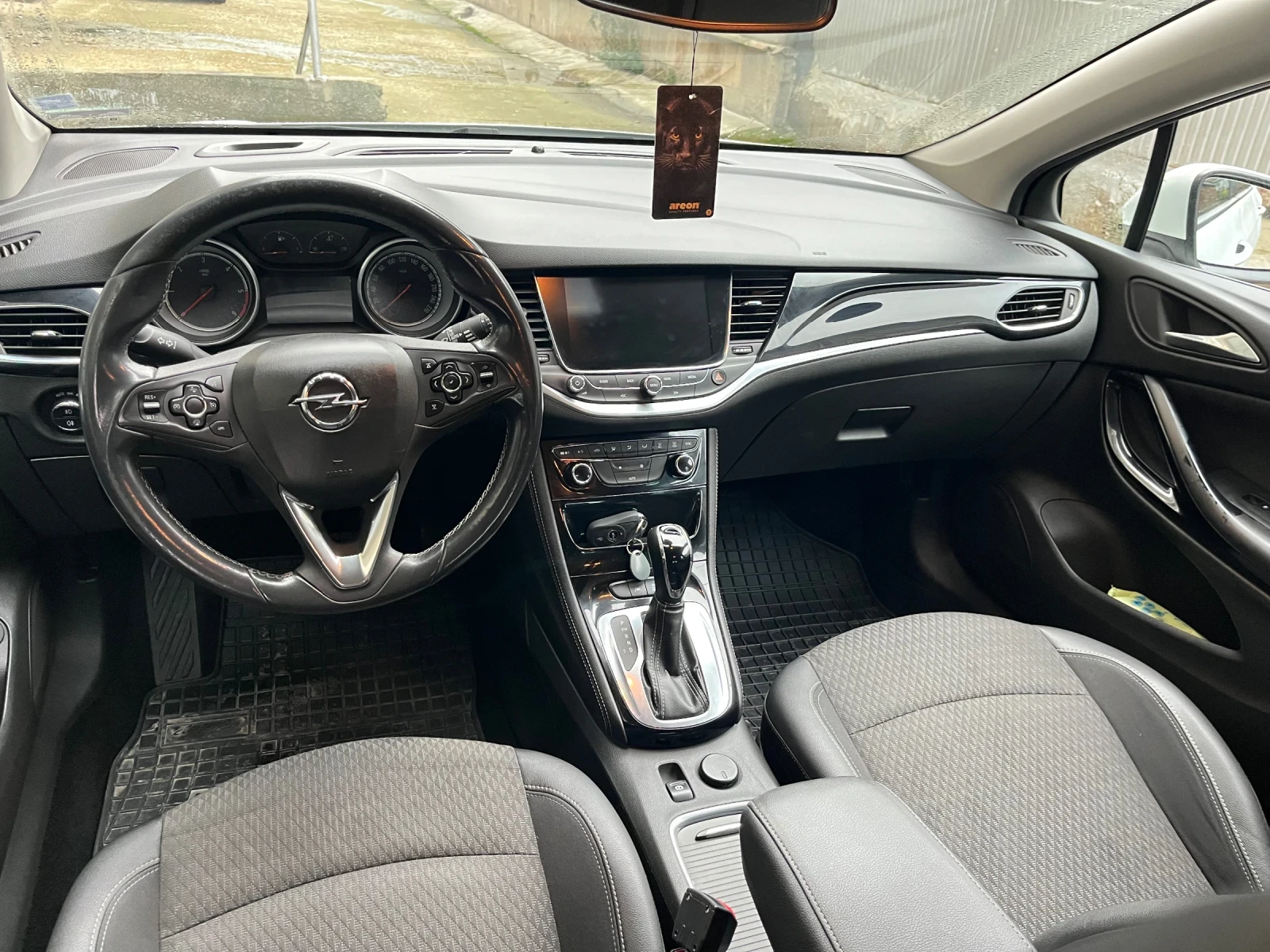 Opel Astra Sport Tourer  - изображение 4