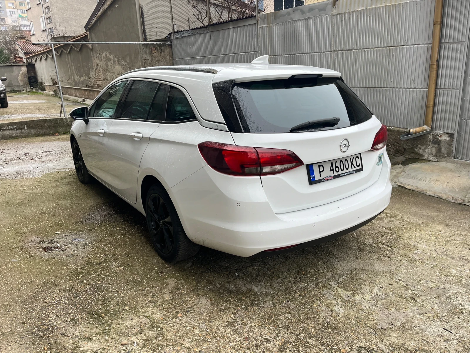 Opel Astra Sport Tourer  - изображение 3
