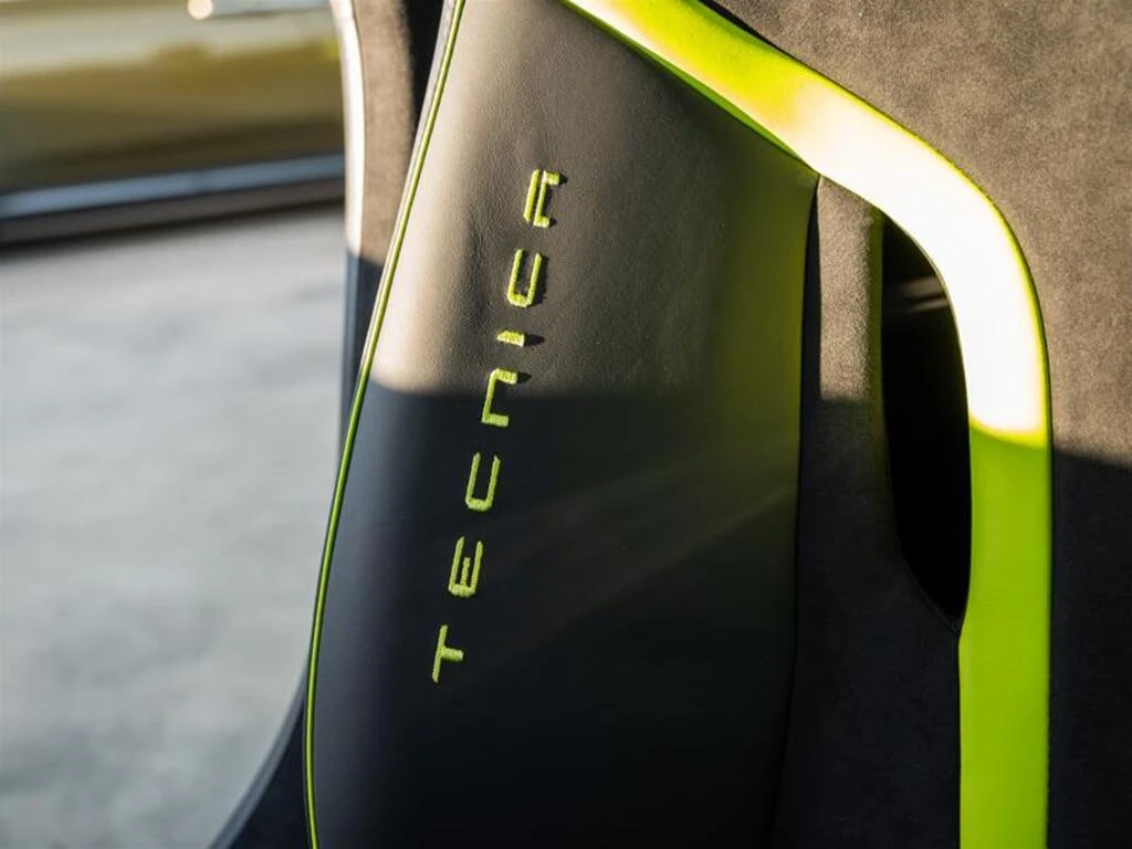 Lamborghini Huracan * АВТО КРЕДИТ* ЦЕНА ДО БГ * СЕРВИЗНА ИСТОРИЯ *  - изображение 8