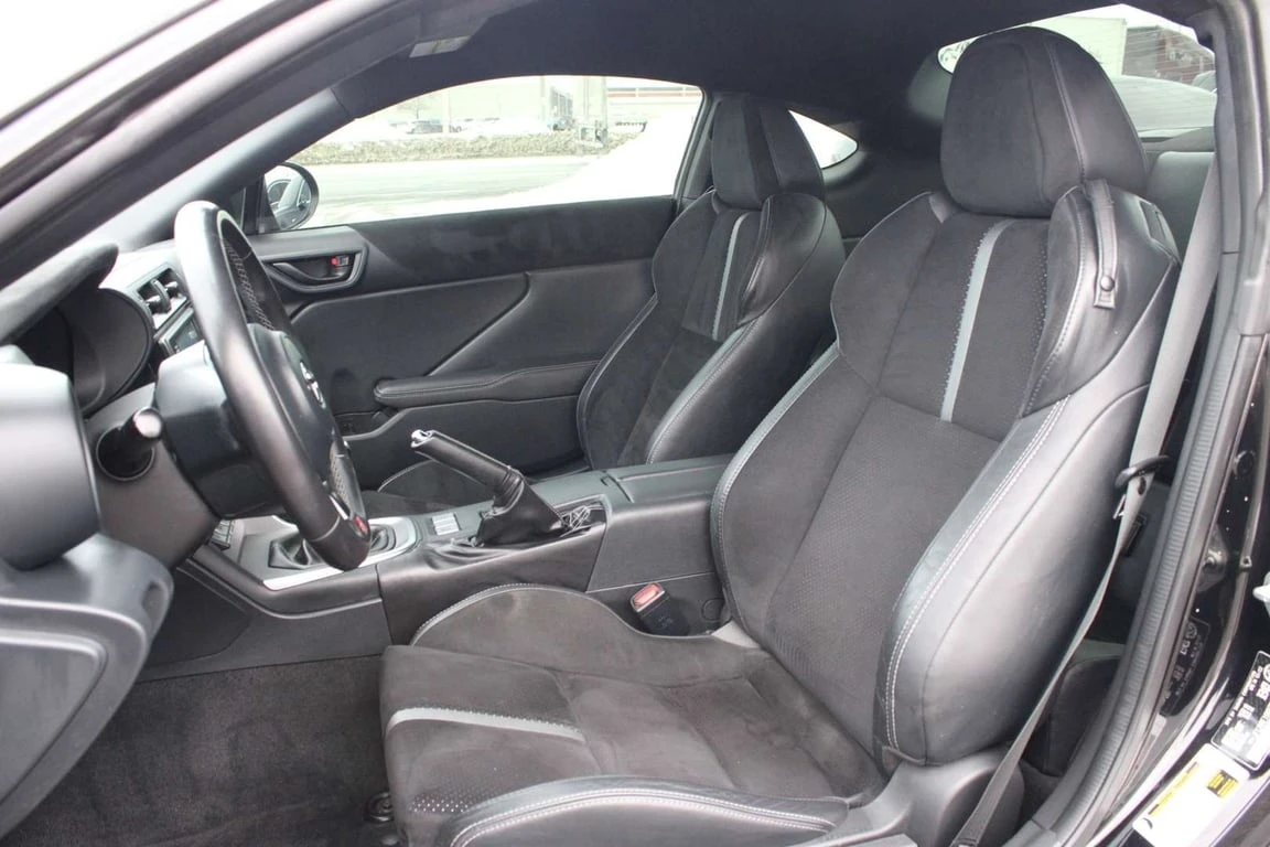 Toyota GR86 Premium 6 Speed | No Accident | One Owner |  - изображение 9