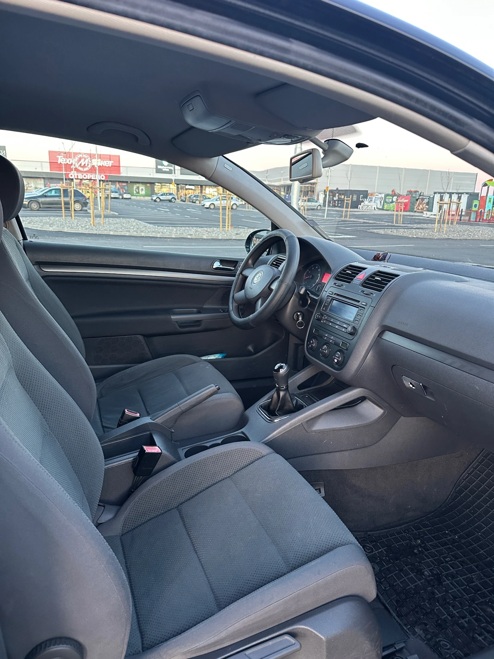 VW Golf 1.6 FSI | Mobile.bg � ����������� 10