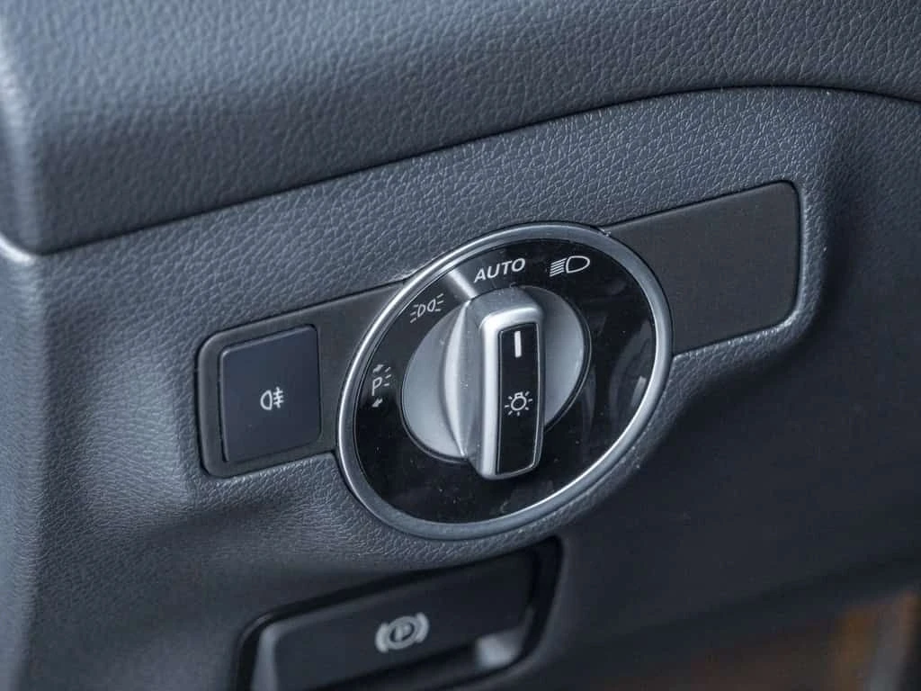 Mercedes-Benz CLA 250  Coupe* PANO * MEMORY* CARFAX * , снимка 15 - Автомобили и джипове - 53726283