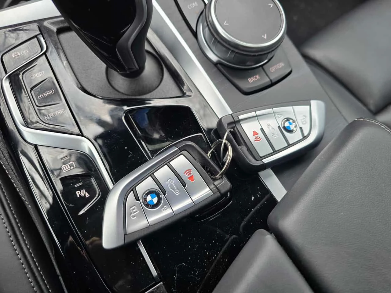 BMW 530 * 530e xDrive * ПОДГРЕВ* ДВА КЛЮЧА* , снимка 9 - Автомобили и джипове - 54087000