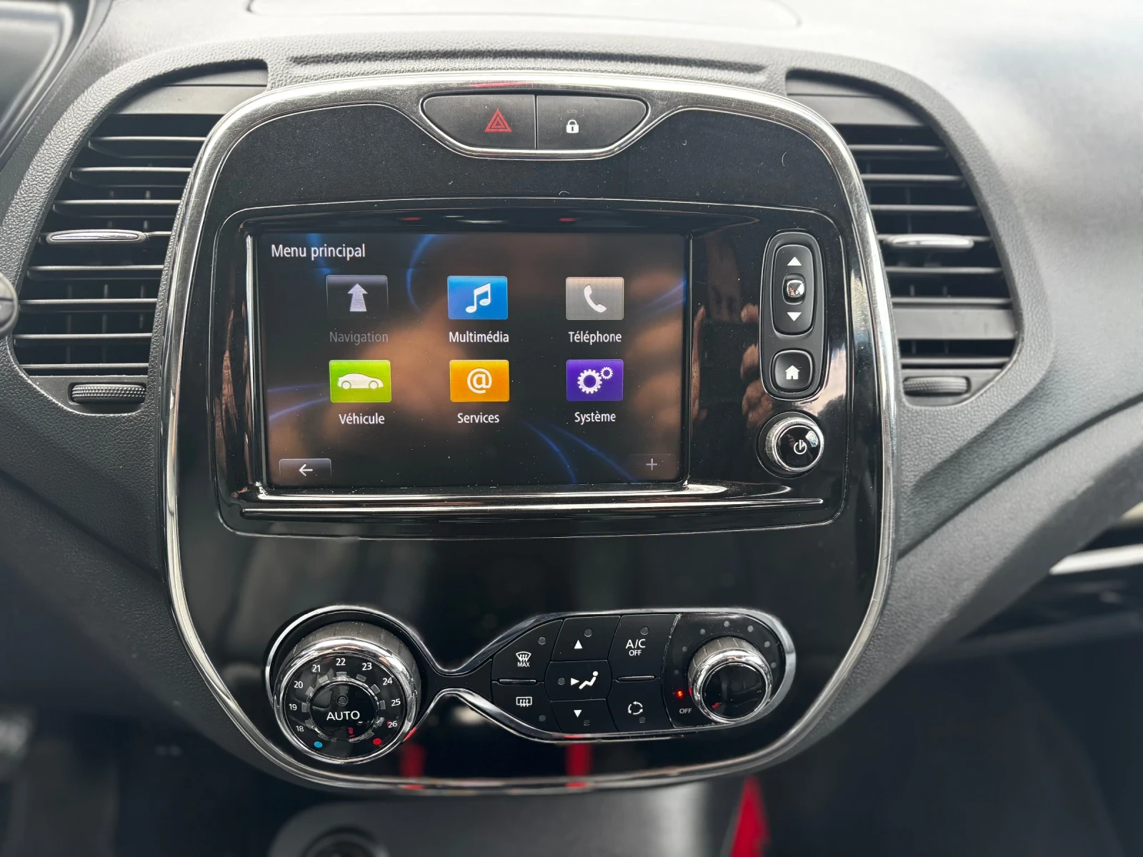 Renault Captur 1.5 DCI* EURO 6* 113 000 KM* FULL* COC* KTEO, снимка 13 - Автомобили и джипове - 54147388