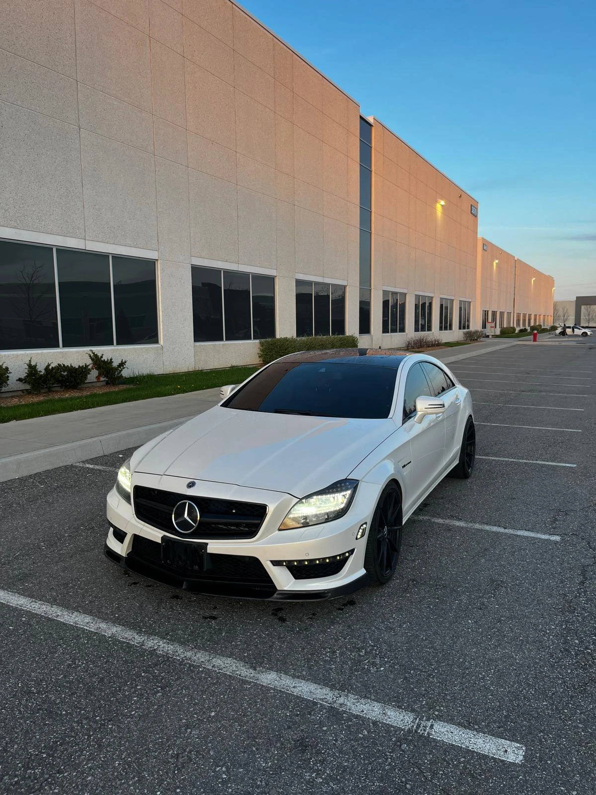 Mercedes-Benz CLS 63 AMG Pano/Lane Assist/H&K/��������� | Mobile.bg � ����������� 3