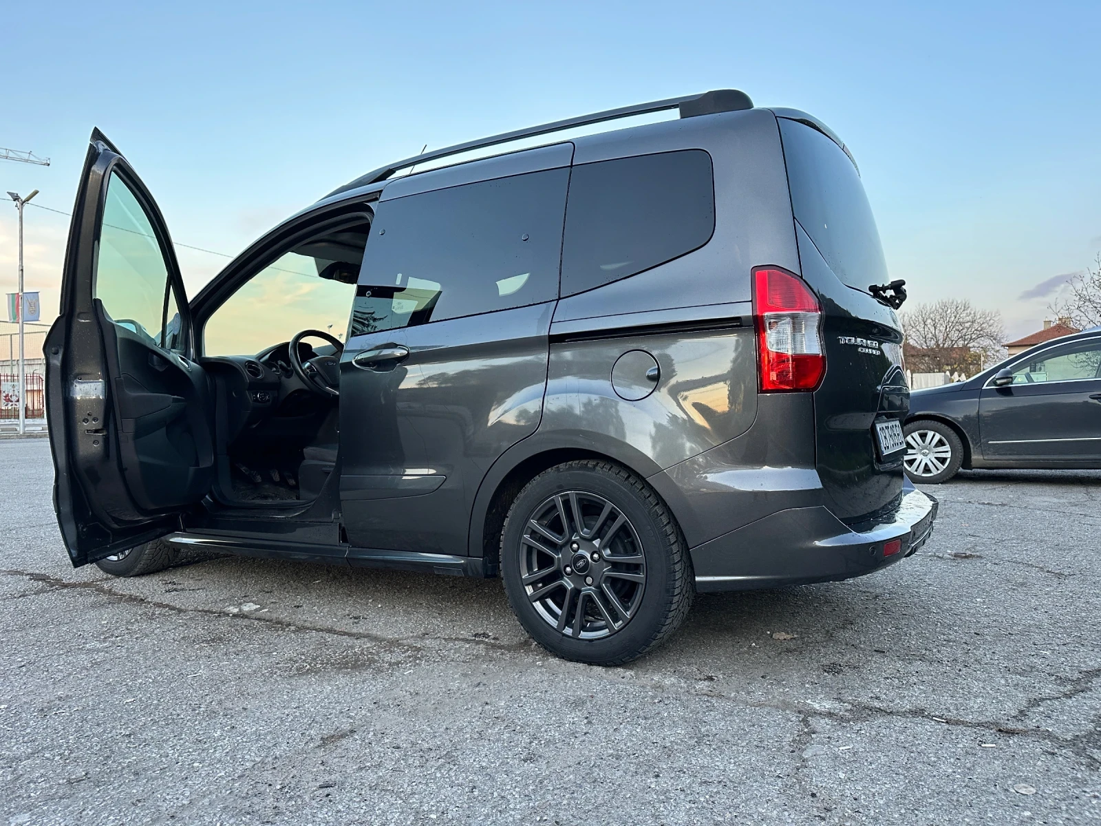 Ford Courier Пътнически ЕВРО 6d, снимка 3 - Автомобили и джипове - 54644454