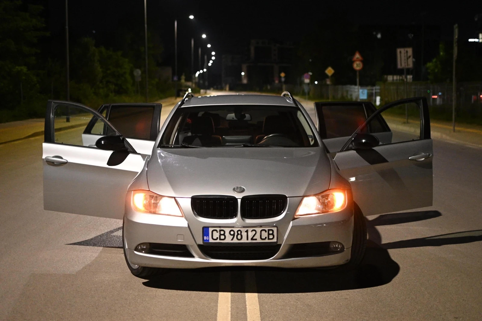 BMW 320, снимка 4 - Автомобили и джипове - 54956906